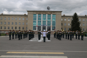 “Мекен артык өмүрдөн” аттуу концерти Каракол шаарындагы Касымалы Жантөшев атындагы музыкалык-драматикалык театрында болуп өттү